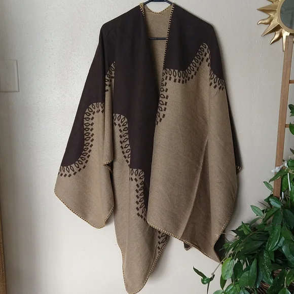 Western Reversible Shawl/Poncho - Picture 5 of 8